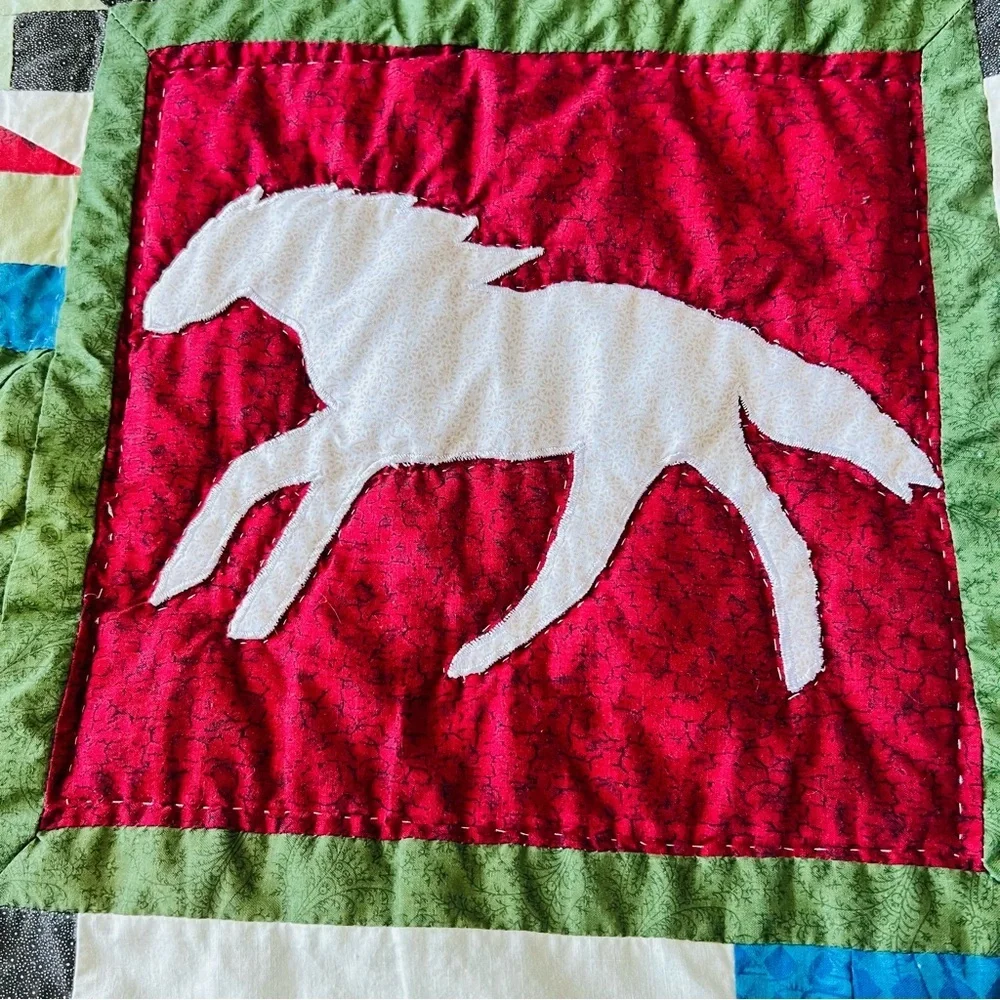 Patchwork Wall Hanging Cotton Horses Quilt .
